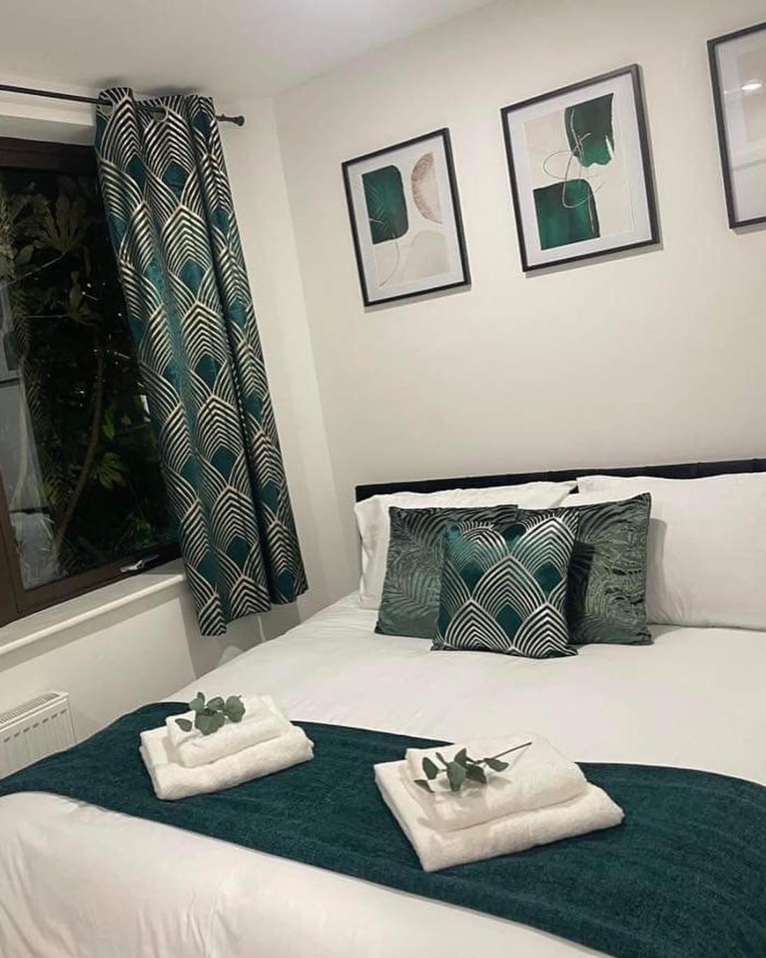 Modern City Centre Apartment Эксетер Экстерьер фото