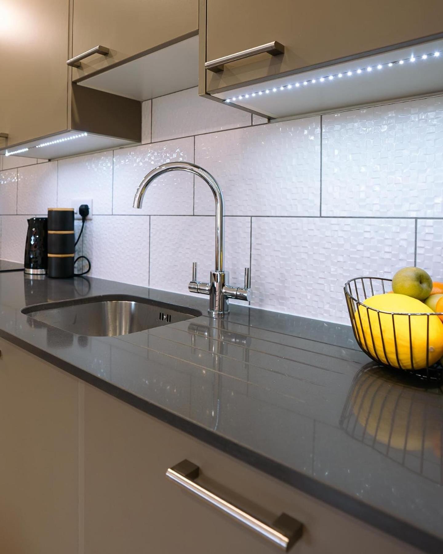 Modern City Centre Apartment Эксетер Экстерьер фото