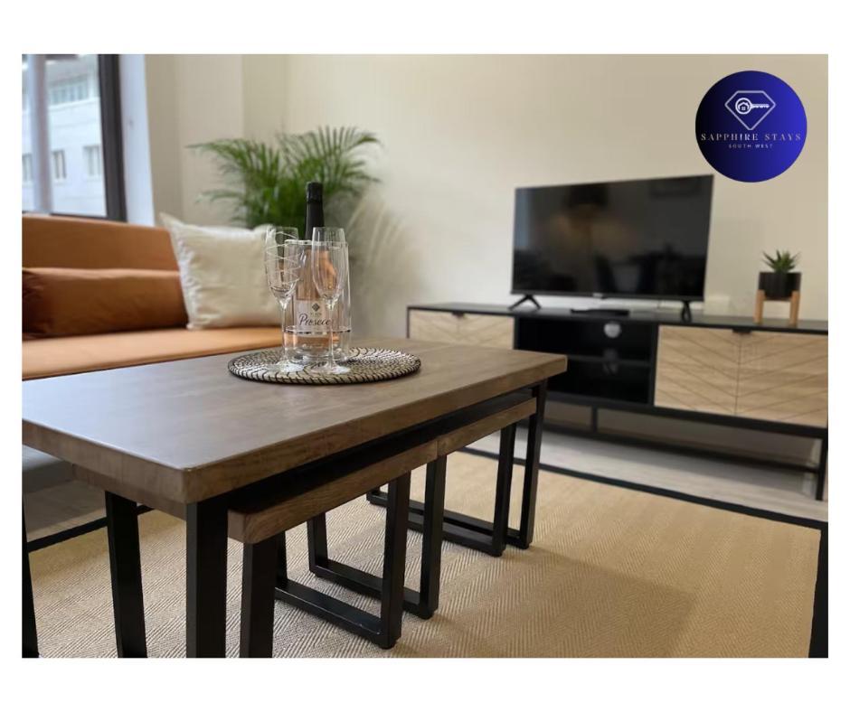 Modern City Centre Apartment Эксетер Экстерьер фото